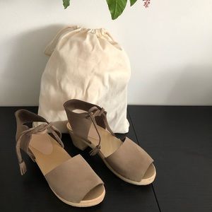 Bryr Studio Hannah Spanish toe mid heel size 6 in sable